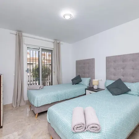 Holiday home Cozy 4 Bedroom Townhouse With Swimming Pool *