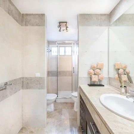 Cozy 4 Bedroom Townhouse With Swimming Pool Holiday home Marbella