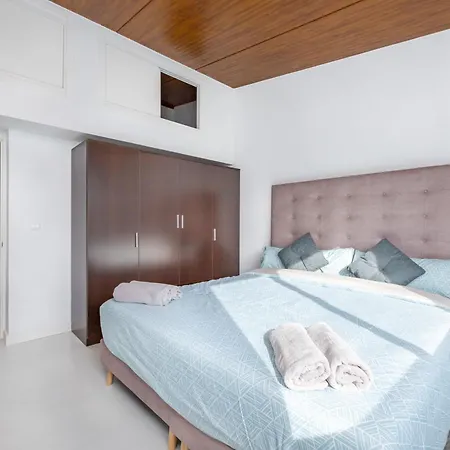 Cozy 4 Bedroom Townhouse With Swimming Pool Holiday home Marbella